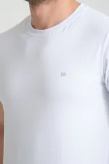 Erkek Beyaz Bisiklet Yaka T-Shirt Rahat Kalıp Regular %100 Pamuk